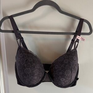Victoria's Secret Lace Bra lightly lined